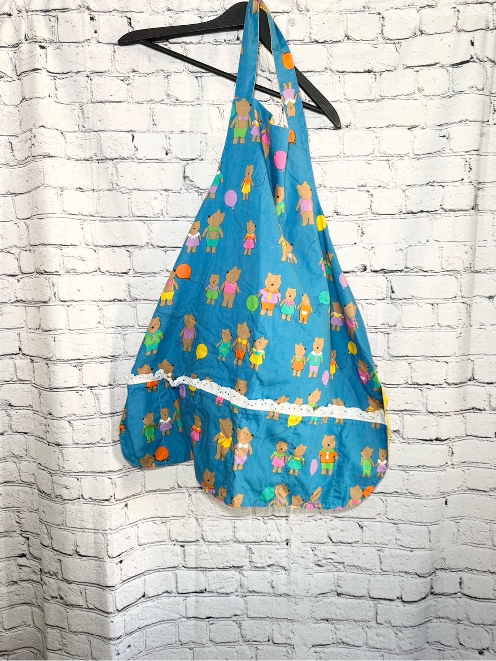 Apron.